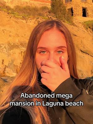 Exploring a abandoned mega mansion… #lagunabeach #abandoned #abandonedmansions #urbanexploration 
