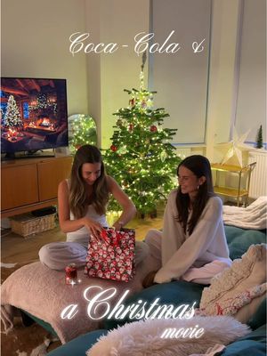 AD I transformed my living room into my Christmas dream board with @Coca-Cola and had a cute movie night with my sister 🎄✨⭐️ #CocaColaChristmas #RealMagic 