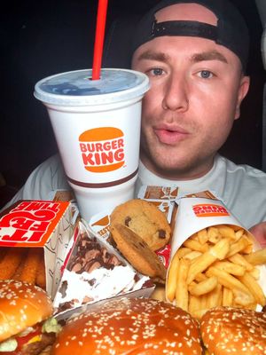 Late night BK 👑 #burgerking #mukbangeatingshow #Foodie #fypシ #viral 
