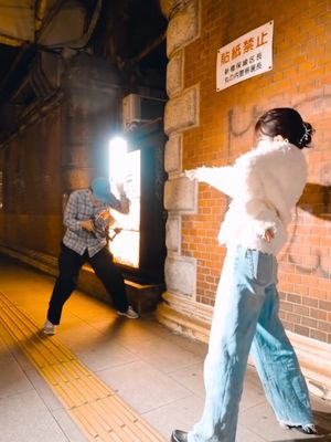 Street. Movement. Light. ✨ Handheld Nanlite wand in the mix — light’s locked in, brightness on point, the dance hits every beat. 💃🏽⚡️ And the final frames? Worth the wait. 🎬 Dancer: @cocoro__okuda Direction & Cinematography: @kiona_produce Behind the scenes: @natsukagraph_official 💙 @nanlitejapan #nanlite #nanlitewand #onset #behindthescenes #lightingdesign #videolighting