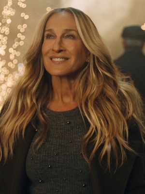 Holiday outfit inspiration is everywhere–just ask Sarah Jessica Parker. Try on your holiday vibe before you buy with Google. 🎁✨