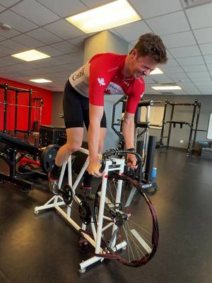Pushing hard and going nowhere…  Anyone know the point of these efforts?  #trackcycling #cycling