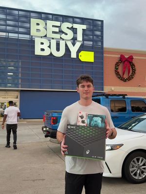 It was time for a console upgrade from @Best Buy Shop all the tech you need to treat yourself this year at Best Buy. #bestbuypartner 