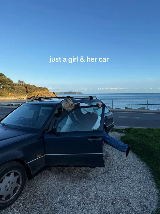 #vintagemercedes #cornwall #surfergirl #outdoorlife #surf 