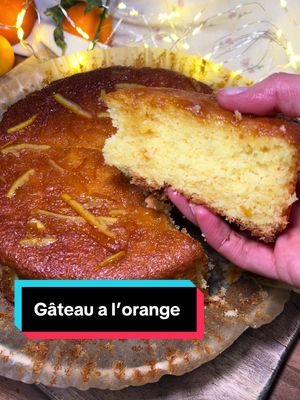 Gâteau moelleux à l’orange & fleur d’oranger  La recette pour un moule de 20 cm de diamètre  -   3 œufs -   140g de sucre -   100ml d’huile neutre -   150ml jus d'orange frais (2 oranges)  -   Zeste d’une orange bio -   1 CAS d’eau de fleur d'oranger -   200g de farine -   1 sachet levure chimique -   1 pincée sel Cuisson : 30 min à 180 degrés.  Le sirop :  - 2 CAS de marmelade d’orange  - Le reste de jus d’orange  - Eau : on complète pour avoir 120ml de liquide au total.  - 2 cas de sucre.  Porter à ébullition et cuire environ 6/7 min.  Si vous n’aimez pas l’amertume, vous pouvez préparer un sirop:  - 120 ml de jus d’orange fraîchement pressé (environ 2 oranges) - 60 g de sucre - Zestes très fins d’1/2 orange  Enjoy ❤️ #cake#orangecake#pastry#tiktokfood#sweet 