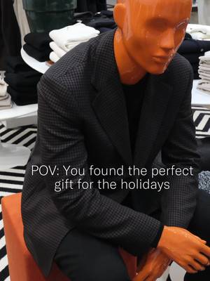 It's gifting season, who would you buy a gift for? #suitsupply #mensfashion #suits #holidaygifts