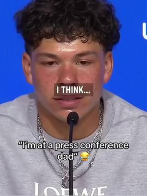 Parents always call at the most interesting of times 😂 #benshelton #tennis #funny 