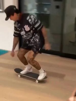 A throwback of @nyjah with the quick feet! From @nyjah on IG [ #SLSSydney | Feb 14&15 | tickets on sale at the link in bio ]