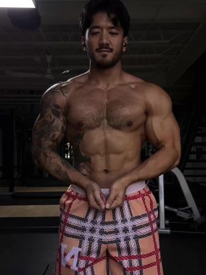 Directly from my Titan Build training team! I’ve been with @Legion Supplements for years now for a reason. For evidence based quality supps use code jpgcoaching  #legworkout #upperworkout #chestworkout #chestday #chest 