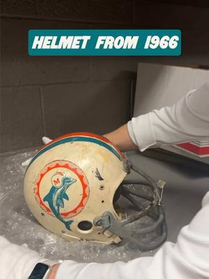 Went into the archives and found this helmet from 1966 📂 #nfl #classic #helmet #throwback 