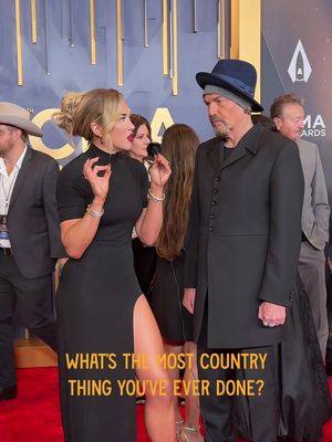 Doesn’t get more country than this #stagecoach #cmas #billybobthornton 