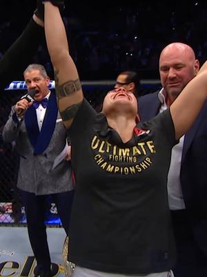 #NesteDia há 7️⃣ anos, #AmandaNunes se tornava a primeira mulher campeã de duas categorias no UFC ao nocautear Cris Cyborg no primeiro round! 🏆 🏆 E a Leoa vai em busca do título novamente no #UFC324! 🇧🇷 Assista ao vivo no dia 24 de janeiro somente no #ParamountPlus! #UFCBrasil #TikTokEsportes #MMA #UFC #KO #Nocaute #TKO
