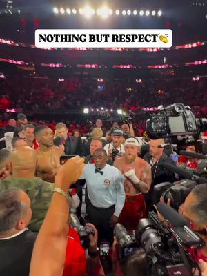 Nothing but respect between @jakepaul & @anthonyjoshua 👏 #JakeJoshua