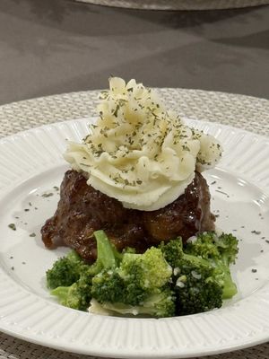Meatloaf Cupcakes? @jacquelinethoma   #cooking #dinner #Food #husbandandwife #Recipe 