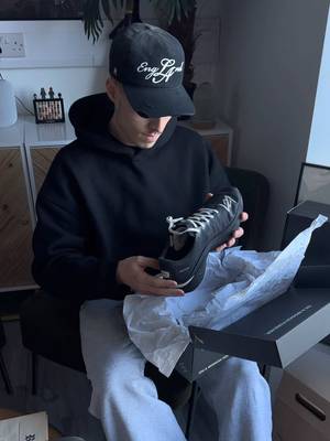 @PUMA x @247Represent Deviate Nitro Elite Three (Black Alpine Snow) Unboxing! ®️ Let me know what you think? #londonstreetwear #247represent #puma #hybridathlete #runningshoes 