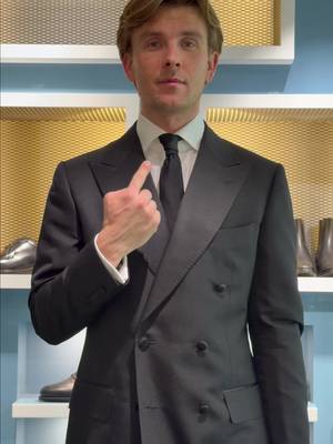 It's tiiiiimmmmeeee to show you how to exactly wear a tuxedo #tuxedo #bowtie #suits #suitsupply #TikTokfashion