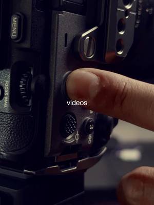 Filming alone doesn’t mean your shots have to feel static. This is a quick DJI gimbal tip I use to add natural movement and make solo shots feel more cinematic. If you’re a filmmaker or content creator shooting by yourself, this simple trick helps your footage feel intentional instead of locked-off. Save this for your next shoot and try it the next time you’re filming solo. #djigimbal #filmmakingtips #videographytips #cinematicvideo #contentcreators