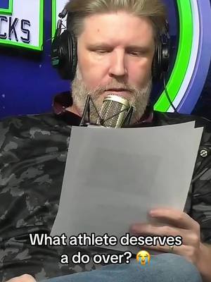 What an answer from @stoolmintzy 😂 #nfl 