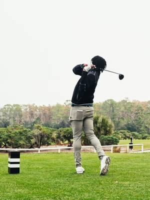 Found a little rhythm in Day 2. Let’s see if it’s enough to make the cut to compete in the Top 40 @theprorivalsopen  #golf #oakley #orlando 