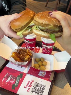 Go big this season! Win a £100 Voucher and make your holidays unfortgettable 💰  To enter: 🎄Make sure you’re following us 🎄Comment your go-to Tims order 🎄Tag someone you love getting gifts for HURRY Giveaway ends tonight at 9pm! #12DaysOfTims #TimHortonsUK #Giveaway 