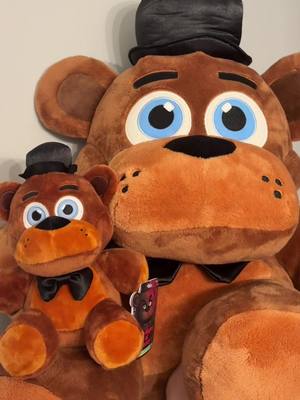 Along with the 8 inch plushies from @Jazwares, they also released a jumbo Classic Freddy plush which is 20” long! We don’t have the jumbo plushies here in Canada, but I was fortunate enough to win this one through a contest on X/Twitter that “Five Night’s at Freddy’s Alerts” was hosting (@ FNAFAlerts) on their page! 🥹 . . . . . . . . #fivenightsatfreddys #fivenightsatfreddys2 #fnaf #fnaf2movie #jazwares
