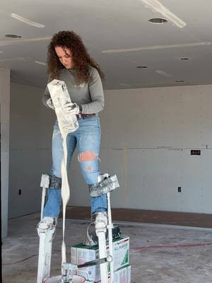 Where does the extra mud go when taping? Back in the bucket of course 👌 #fyp #construction #drywall 