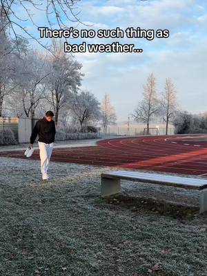 winter running loading 🥶 @benny_est #winterrunning #layers