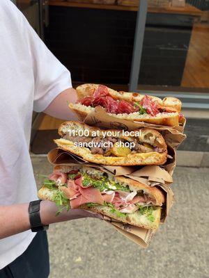 THE NORTHERN QUARTER ITALIAN SANDWICH SHOP RAMMED FROM 11AM TILL CLOSE #manchesterfood #italianfood #foccacia #sandwich #FoodTok 
