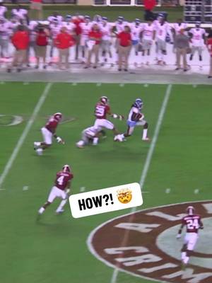Still don’t know how this pass was completed 🤯 #cfb #CollegeFootball #footballtiktok 