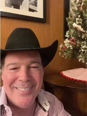 We are feelin' the Christmas spirit in this house, are YOU?! 🎄❤️  #christmas #countrymusic #90scountry 