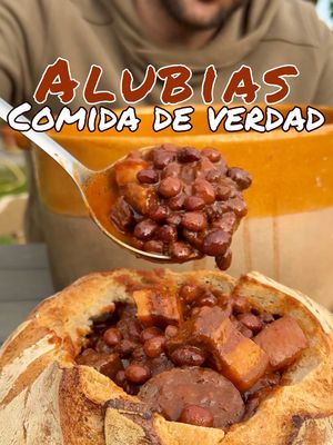 🫘ALUBIAS🫘 “Comida de verdad” Para acabar el año como se merece os enseño a preparar mi plato favorito, unas alubias como Dios manda. Alubias de nuestro huerto con producto de cercanía. Las verduras son a gusto de cada uno, a mi me gusta meterle pimientos variados, puerro y zanahoria. Importante, el tiempo dependerá mucho de la legumbre que uses, en mi caso han sido un total de 3h, en olla express son 45min. . . . #alubias #cocina #Receta #verdad 