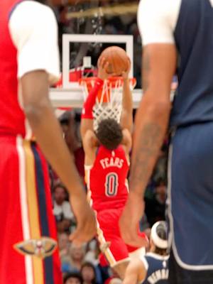 ROOK. COOK. #jeremiahfears #steal #dunk #anthonydavis #NBA 