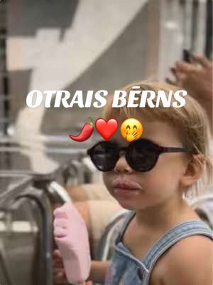 Mana spicy chica 🌶️❤️ @kristineg apliecinās, ka Fre ir mana dubultniece tikai vienīgā starpība - es esmu trešais bērns! 🤭😁 #otraisbērns #mivida