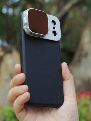 Snap-on magnetic ND dream filter + iPhone 17 Pro Max = cinema in 2 seconds!  #neewer #ndfilter #iphone17promax #cinematic #phonephotography