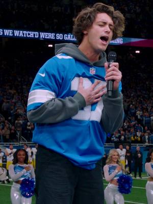 On Sunday, we welcomed Grosse Pointe Woods native and soon-to-be star in the Amazon Prime series ‘Off Campus’, Antonio Cipriano, as our anthem performer! #DetroitLions #Broadway #OffCampus #BookTok 