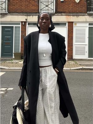 offloading the drafts, an ootd 🦢🤍one of my fav casual looks this year.  #afromodernismchic #styleinspo #maisonmargielatabi #liestudio #arket #OOTD 