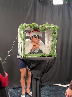 wrapping gifts is never just easy 😂🎁 #seakraken #behindthescenes #happyholidays #tistheseason #wrappinggifts 