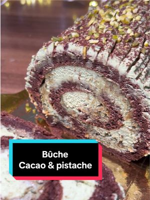 Pistache & cacao ✨ La recette ⬇️ La ganache montée Pistache  - 180 g de chocolat blanc de couverture (à défaut le nestlé dessert) - 90 g de crème liquide entière chaude - 210 g de crème liquide entière - froide - 60 g de pâte de pistache pure (100 % pistache, non sucrée) - 0,5g de gélatine en poudre dans 3g d’eau (facultatif) On fait fondre le chocolat blanc, on ajoute la crème chaude, la gélatine, on émulsionne délicatement au fouet puis on ajoute la pâte de pistache puis la crème froide. On mélange bien et on réserve au frigo minimum 4h, idéalement 1 nuit.  Le croustillant pistache: - 150g de pâte à tartiner pistache ou praliné pistache  - 8 crêpes gavotte émiettées  - Une pincée de fleur de sel.  Biscuit au cacao  - 5 œufs -   65g de sucre -   55g de farine -   25g de cacao -   70ml de lait -   60ml d'huile (55g) - On bat les blancs en neige avec le sucre (bec d’oiseau, donc pas trop ferme) - huile + lait : mélange au fouet ++ - On ajoute la farine + cacao tamisés - On ajoute les jaunes d’œuf et on mélange bien.  On incorpore délicatement les blancs en neige au mélange cacao. On dépose sur une plaque (38x26 pour moi) Cuisson : 15/20 min 170 degrés  On réserve la bûche au frigo quelques heures, au mieux une nuit. On la sort une petite heure avant la dégustation 😁 Enjoy ❤️ #cake#pastry#Recipe#pistachio#chocolate