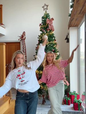 Would it be a Marsh Christmas without this classic??? 🎁🎁🎁🎁🎁 #christmas #dancetrends #christmasdancetrend 