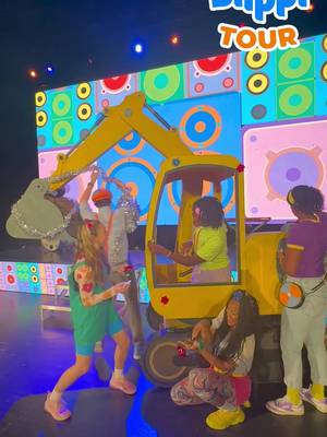 Who needs a pine tree when you’ve got an Excavator tree?! 🚜🎄 Blippi, Meekah and their friends are spreading cheer and curiosity this season! Happy Holidays from the Be Like Blippi Tour! 🧡💙