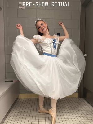 My pre-show ritual for nutcracker 🍯 #nutcracker #ballet #performance #ballerina #ballettok 