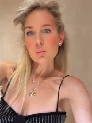 ✨🎄💋 @Laura Mercier  @buxomcosmetics  @bareMinerals  @Charlotte Tilbury  @Rare Beauty  @YSL Beauty  @Diorbeauty  . . #makeupqueen #mtltiktok #tiktokviral #fypシ゚viral #mtlblog 