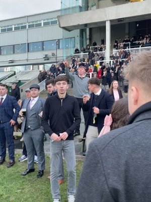 Go horse box go 🐎 ❄️  #explore #races #funnytiktok #skit #christmastime 