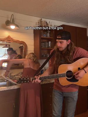 Filmed this instead of taking dishes off her plate... hope you didn’t do the same, especially on Christmas #country #countrymusic #acoustic 