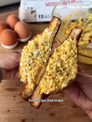 No need to fly to Japan anymore 🤷‍♀️🇯🇵 When I first posted this, over 1.3M of you watched it which is crazy! Recipe of this Fried Japanese Egg Sando is in the comments 🤗 🌟 Follow me for more TOP RECIPES of 2025 🌟