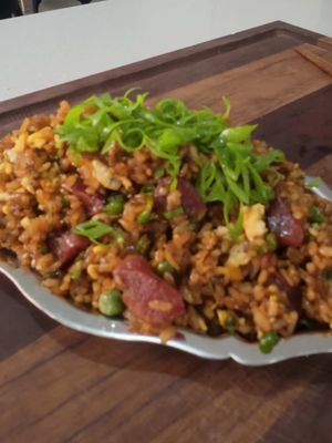 This guy thinks he makes the perfect fried rice… #food #cooking #friedrice #chinesefood 