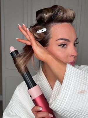 In depth @Dyson UK blowdry with sectioning and pinning 🤎 @Color Wow UK dream coat, @Living Proof, Inc. flex hairspray @RedkenUKI naked oil #dysonairwrapcurls #dysonairwraptutorial #hairtok #haircare 