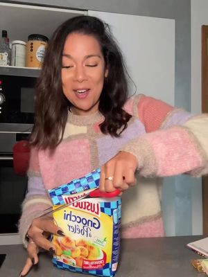 Tremper dans le nutella ça doit être incroyable 🙈  Les gnocchis churros :  - 1 sachet de gnocchis à poêlée  - 1 c a c de cannelle  - 25gr de beurre  fondu  - 3 sachet de sucre vanillé  Cuisson : 18min à 190  #gnocchichurros #churros #gnocchi #lustucru #trendgnocchi 