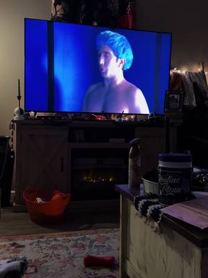 Update 24! @jessegraybill watching Friends for the first time! #watchingforthefirsttime #Friends #rosstan #rachelandjoey #mississippilessly 