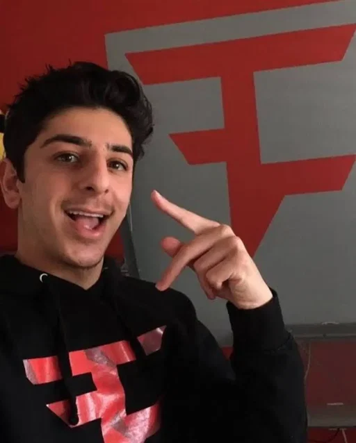 Blessed to be where I’m at right now, and very grateful for FaZe to be a part of that journey 💪🏻 This doesn’t change anything on the content side of things, I will still be posting the way I usually do 🙏🏻 It’s the end of an era, but the beginning of a new chapter and I’m so excited to have you all be a part of it ❤️ So grateful for all your support it means the absolute world to me